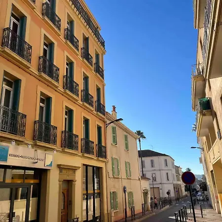 Leon Gautier Ii 6 People Center