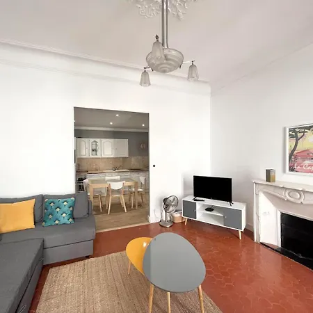 Leon Gautier Ii 6 People Center Lägenhet